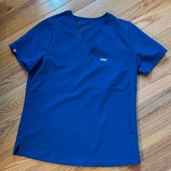 Figs “denim blue” size M scrub set.  Medium tall pants - Picture 2 of 6